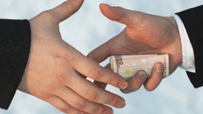 محاكمة مسئولي بـ«شركة السكر» ورجل أعمال بتهمة الرشوة.. اليوم