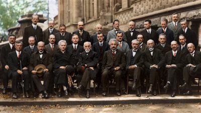 صورة قديمة تجمع 29 عبقريا تشعل الإنترنت