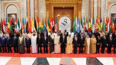 تفاصيل القمة العربية الإسلامية الأمريكية.. سلمان: نشارك العالم في التصدي للعنف.. ترامب يبعث رسالة صداقة وسلام.. ملك الأردن يؤكد على حل قضية فلسطين.. والسيسي يطرح محاور دحر التنظيمات الإرهابية