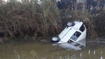 بالأسماء.. إصابة 6 في انقلاب سيارة بمصرف مياه ببورسعيد