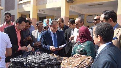 بالصور.. محافظ الإسكندرية يطلق حملة «الإنسانية ضد السرطان»