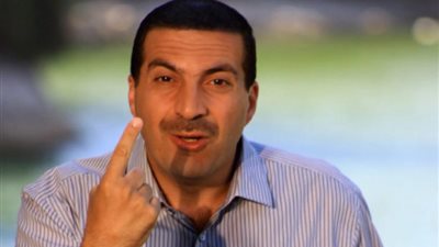 عمرو خالد «داعية أثار الجدل».. بدأ رحلته بإعطاء الدروس في نادي الصيد.. ولدت نجوميته على شاشات الفضائيات.. أُُجبر على مغادرة القاهرة في 2002 وعاد بعد الثورة.. وانضم لنادي المبدعين الروائيين