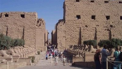 «التسمم» بين الحقيقة وخيال وزارة السياحة.. ضعف أنواع الأطعمة والثلاجات التالفة سبب انتشار الظاهرة.. الفنادق الكبرى تتجه للحوم الخنزير.. المنشآت تحتاج للصيانة.. وخبير سياحي: الرقابة حبر على و