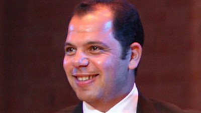 رامي إمام يبدأ تصوير أول أعماله الإنتاجية «عوالم خفية» و«طايع»