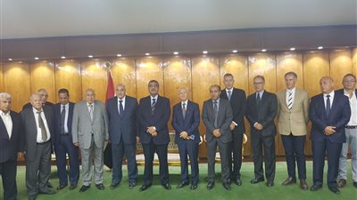 الشرقاوي يعترض على تقرير المكتب الاستشاري لتطوير القابضة للغزل