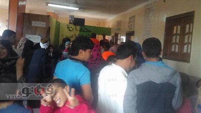 بالصور.. الكشف الطبي على 500 حالة في قافلة طبية بالشرقية