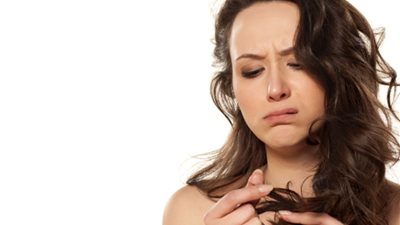 بالفيديو.. قناع طبيعى لعلاج مشكلات الشعر التالف