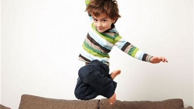 3 علامات تكشف إصابة طفلك بفرط الحركة وعدم التركيز