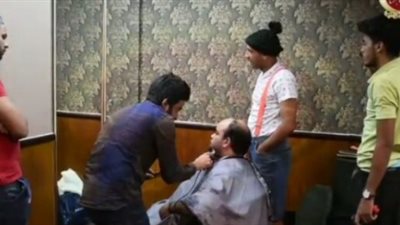 بالفيديو.. خفة ظل نجوم مسرح مصر في كواليس «ورينا القوة»