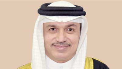 رئيس هيئة التشريع والإفتاء القانوني بالبحرين يغادر مطار القاهرة