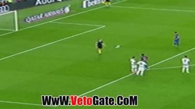 بالفيديو.. ميسي يهدر ركلة جزاء أمام شباك إيبار