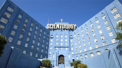 كنيسة «السيانتولوجيا» المثيرة للجدل تطلق قناة تلفزيونية.. الليلة