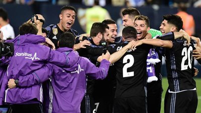 ريـال مدريد ملك إسبانيا.. الملكي يهزم ملقا بثنائية.. زيدان يقتنص الليجا رقم 33.. ورباعية برشلونة لم تشفع لأصدقاء ميسي.. «البرسا» يخسر اللقب رغم الفوز على إيبار