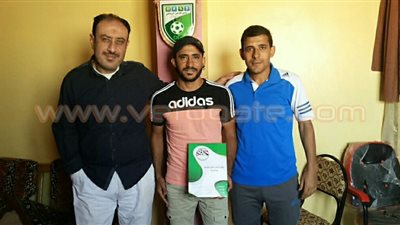 «دكرنس» يتعاقد مع ناشئ الأهلي لمدة موسمين