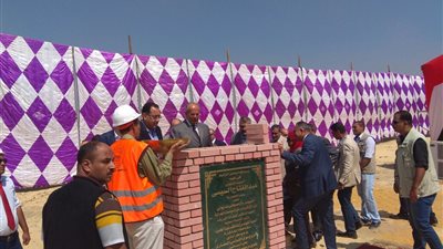وزير الإسكان ومحافظ القاهرة يضعان حجر أساس مشروع سوق التونسي
