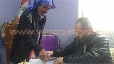 طقوس الزواج في قبائل البدو بجنوب سيناء.. تبدأ بتقديم والد العريس غصن زيتون إلى ولي العروس بحضور شيخ القبيلة.. جلسات غداء وقهوة وعزف على السمسمية خلال الحفل.. و«قومي المرأة» يحذر من الزواج ال