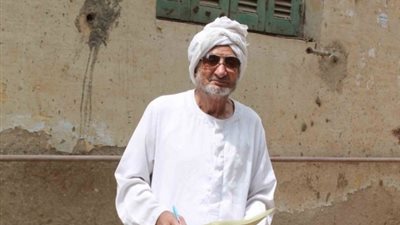 أكبر طالب إعدادي: الإنجليزي عاملي عقدة وبدخل على فيس بوك وتويتر