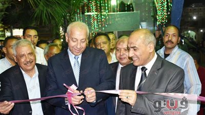 بالفيديو والصور.. محافظ أسوان ومدير الأمن يفتتحان «أهلا رمضان»