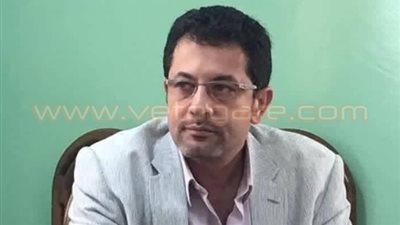 «وطني هنا» قصيدة للشاعر أحمد إمام