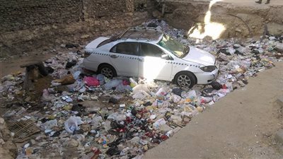 بالصور.. تاكسي أبيض يسبب أزمة في السيدة زينب