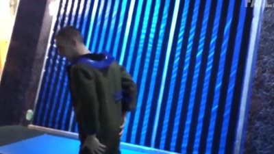 بالفيديو.. لقطات مضحكة رصدتها الكاميرا عن طريق الصدفة