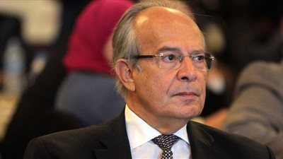 وزير التنمية المحلية يتفقد عددا من المشروعات بهيئة قناة السويس