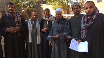 زحام على مكاتب الشهر العقاري في قنا (فيديو)