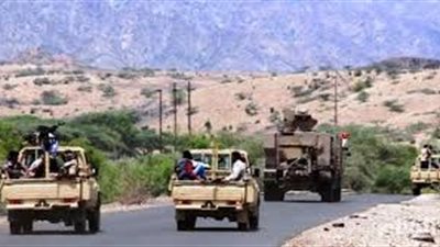 قوات الشرعية تشنّ هجومًا على مواقع الانقلابيين شرقي تعز