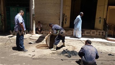 بالصور.. غرق منازل «أم بيومي» بمياه الصرف في شبرا الخيمة