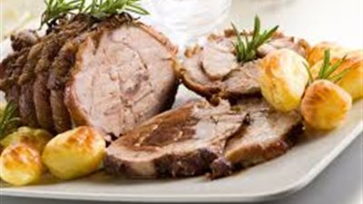 اللحم الروستو وطاجن الأرز المعمر لوجبة الإفطار