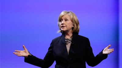 هيلاري كلينتون تطالب FBI بكشف المعلومات على جهاز «هوما عابدين»