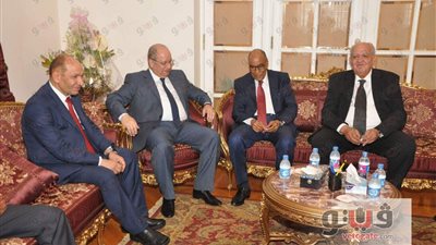 «أبو العزم» يستقبل رئيس قضايا الدولة بمكتبه لتقديم التهنئة