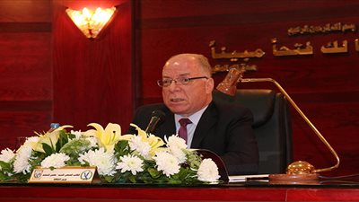 وزير الثقافة يكشف حقيقة نقل معرض الكتاب