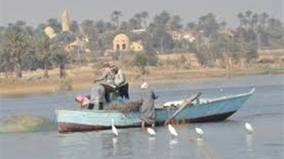 صيادو بحيرة قارون يطالبون بترخيص «فلايك» لممارسة مهنتهم بحرية