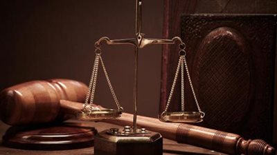 مافيا الاحتكار تحت سيف العدالة.. القضاء يضرب بيد من حديد على المتورطين في أزمة السكر.. الحبس والغرامة مصير الجشعين.. السجن سنة لصاحب كشك مدينة نصر.. و5 سنوات لرئيس مجمع استهلاكي بالدقي