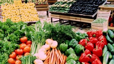 تعرف على أسعار الخضراوات والفاكهة بسوق الجملة.. اليوم