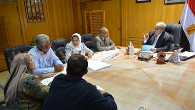 محافظ الإسماعيلية يناقش خطة اللجنة العليا للحفاظ على أملاك الدولة