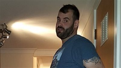 بالصور.. شاب يفقد 76 كيلو جراما بسبب خيانة حبيبته