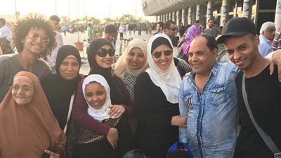 بالصور.. «مي كساب» تؤدي مناسك العمرة