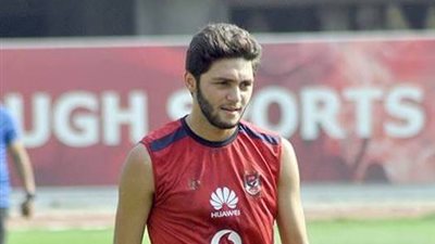 نيدفيد يشتكي من آلام في الركبة بتدريبات الأهلي