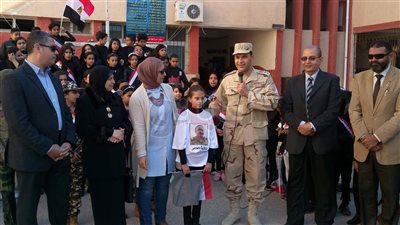 «تعليم بورسعيد» يكرم نجلة الشهيد السيد فوزي المصيلحي (صور)