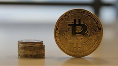 سعر وحدة البتكويين يتجاوز 2000 دولار