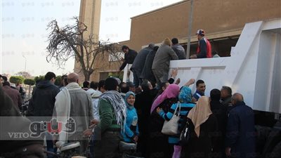 3000 كرتونة سلع غذائية مدعمة لعمال غزل المحلة