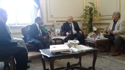 بالصور.. عمداء كليات جامعة القاهرة يهنئون «الخشت» على منصب الرئيس