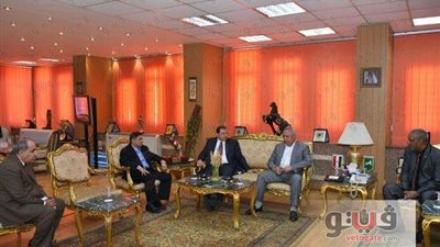 وزير القوى العاملة ومحافظ الشرقية يلتقيان «شباب المحاجر»