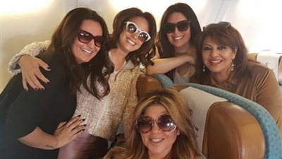 سيلفي يجمع بوسي شلبي وهند صبري وهالة صدقي
