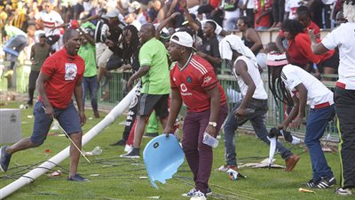 جماهير أورلاندو تقتحم الملعب بعد الخسارة أمام صن دوانز