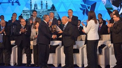 4 بشائر لمؤتمر علماء مصر في الخارج.. الاستفادة من الأبحاث العلمية في مجالات الطاقة البداية.. الصناعة تستعين بالطيور المهاجرة لتحسين الإنتاج.. ومركز جديد لمجدي يعقوب لمعالجة أمراض القلب