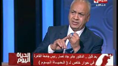 بالفيديو.. تامر أمين يعرض صورة لوزير التموين «ملتحيا»