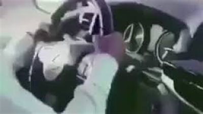 طفل يقود سيارة بسرعة جنونية يثير غضب السعوديين (فيديو)